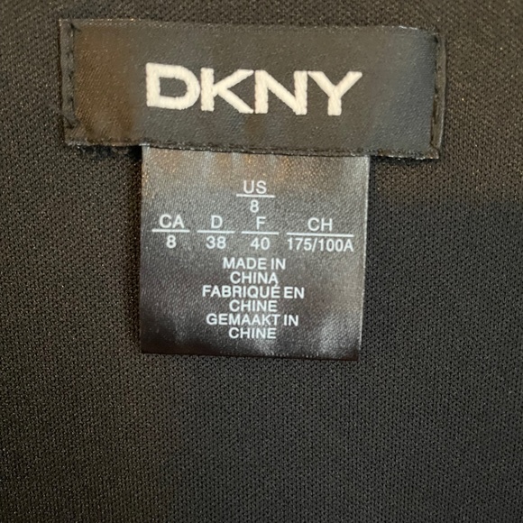 DKNY Floral-Print Wrap-Style Dress - Size 8 - Picture 10 of 10